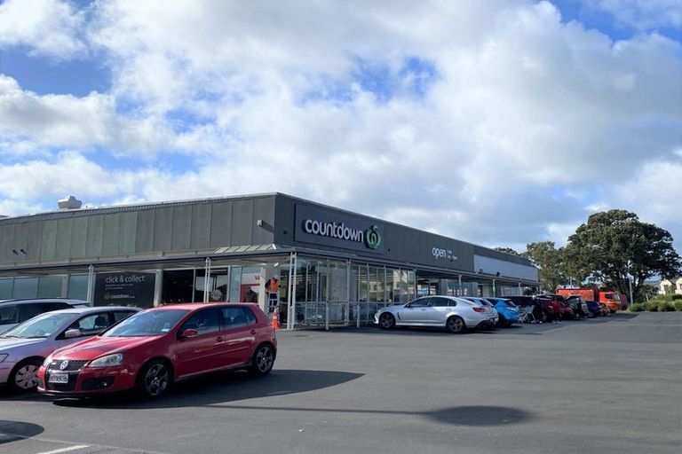 Photo of property in 1/39 Renata Crescent, Te Atatu Peninsula, Auckland, 0610