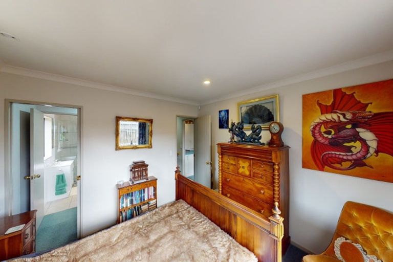 Photo of property in 112 Weraroa Road, Levin, 5510