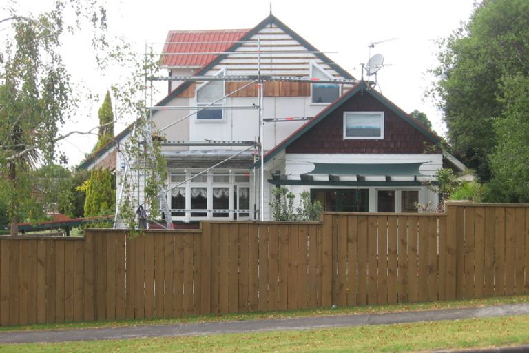 Photo of property in 1/89 Lynwood Road, New Lynn, Auckland, 0600