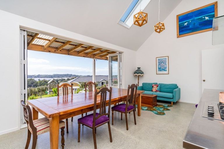 Photo of property in 8 Daphne Place, Mangawhai, 0505