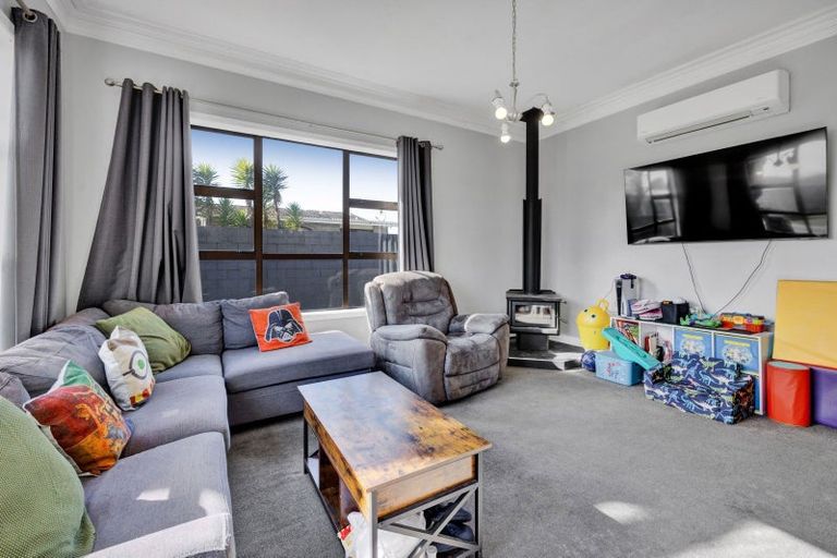Photo of property in 9 Carrington Street, Inglewood, 4330