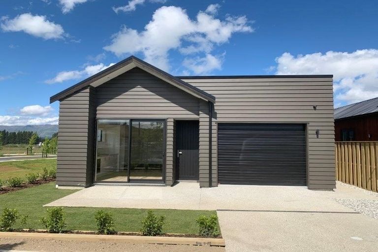 Photo of property in 6 Hawksburn Lane, Wanaka, 9305