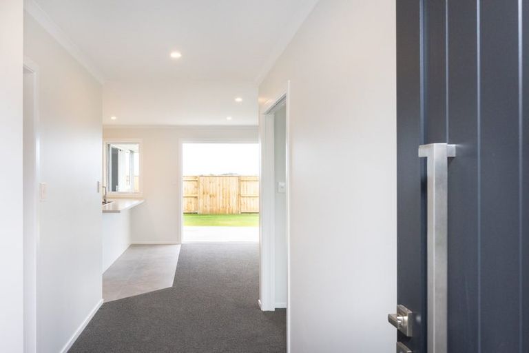 Photo of property in 55 Atlantic Drive, Fitzherbert, Palmerston North, 4410