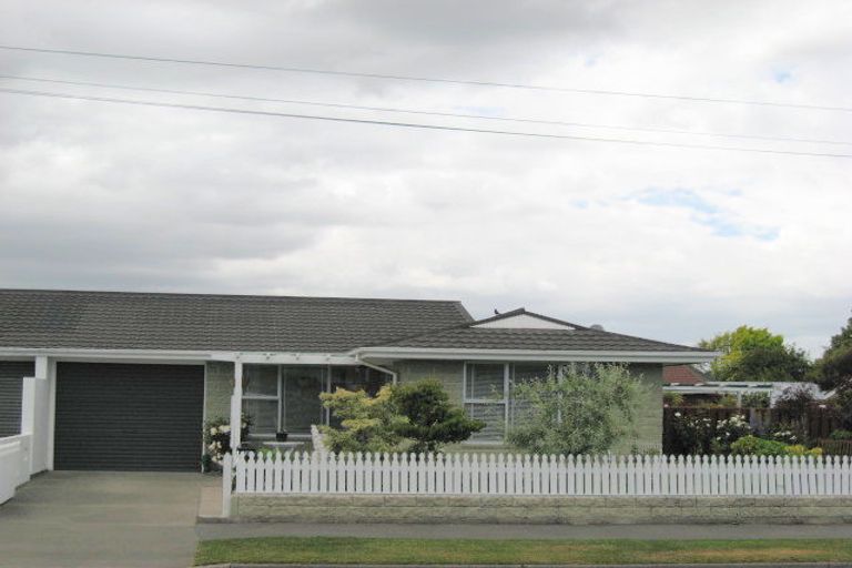 Photo of property in 2/132 Roydvale Avenue, Burnside, Christchurch, 8053