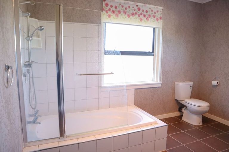 Photo of property in 67 Memorial Avenue, Ilam, Christchurch, 8053