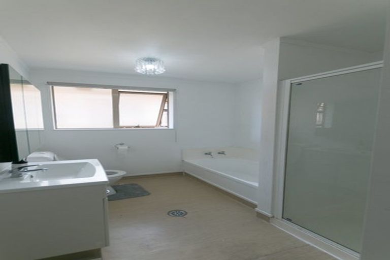 Photo of property in 56 Ruze Vida Drive, Massey, Auckland, 0614