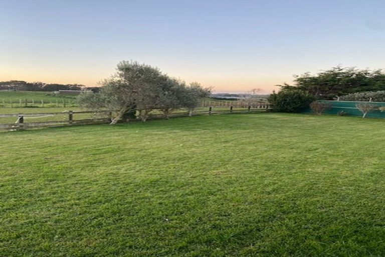 Photo of property in 84 Kaihau Road, Karioitahi, Waiuku, 2683