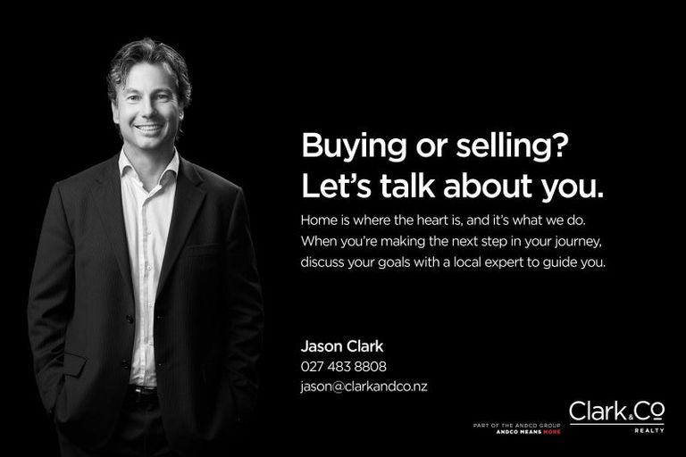 Photo of property in 1 Kahu Road, Paremata, Porirua, 5024