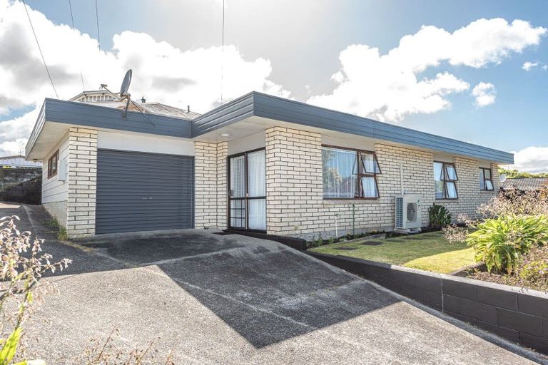 Photo of property in 10 Caius Avenue, Gonville, Whanganui, 4501