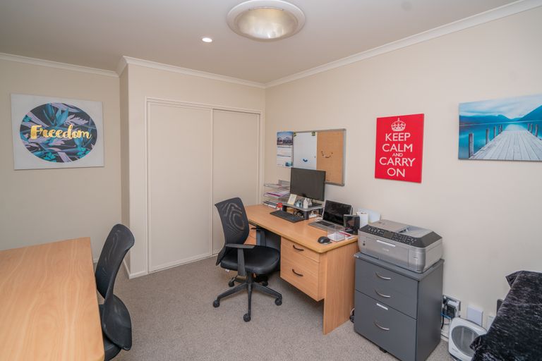 Photo of property in 54 Westpark Drive, Burnside, Christchurch, 8053