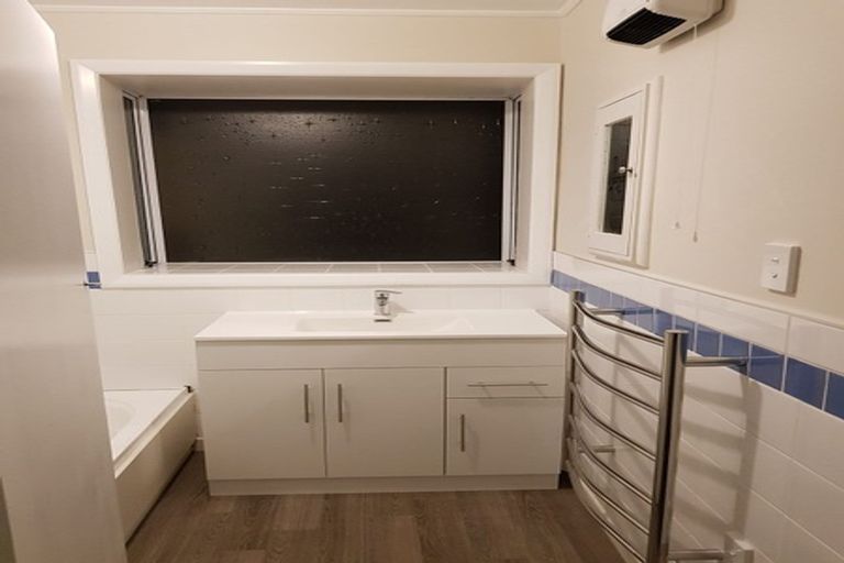 Photo of property in 15 Grimseys Road, Redwood, Christchurch, 8051