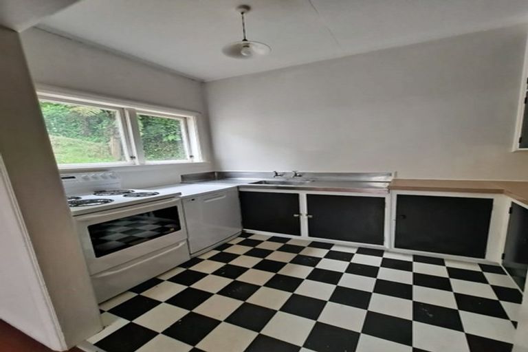 Photo of property in 22 Bracken Street, New Plymouth, 4310