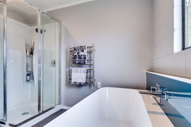 Photo of property in 6 Cooke Place, Taradale, Napier, 4112