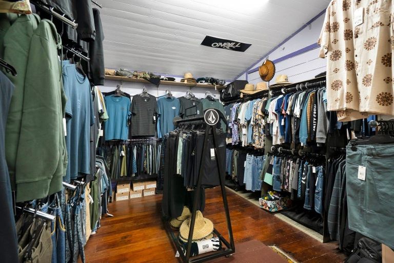 Photo of property in 102 Tasman Street, Opunake, 4616