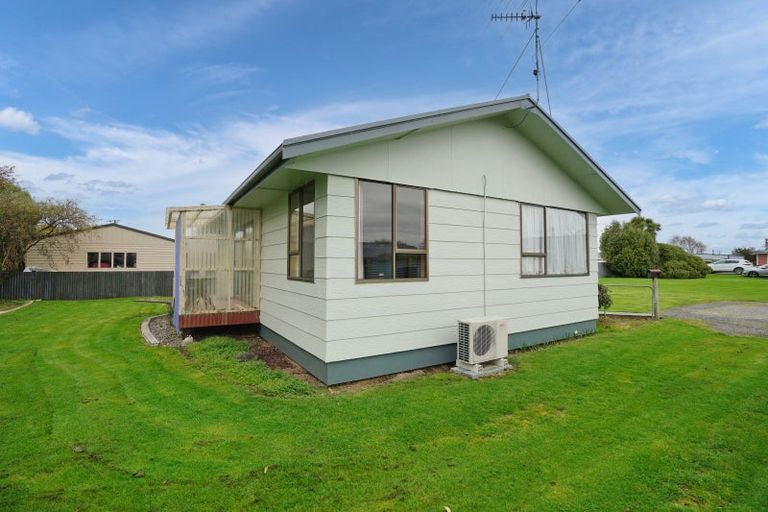 Photo of property in 25 Mauchline Street, Wallacetown, 9816