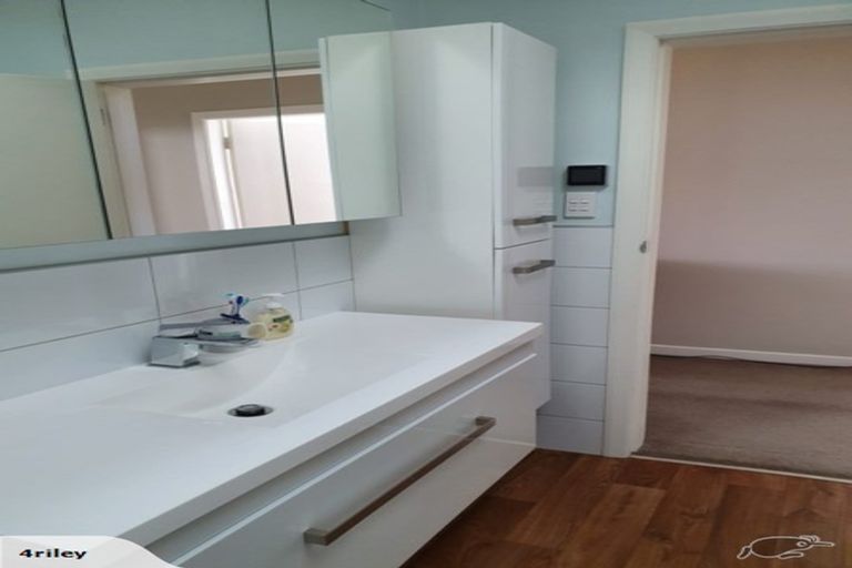 Photo of property in 30 Hiropi Street, Newtown, Wellington, 6021