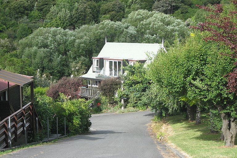 Photo of property in 2 Fleur Lane, Akaroa, 7520