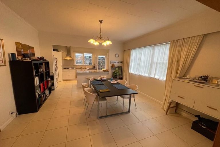 Photo of property in 44 Severn Street, Island Bay, Wellington, 6023