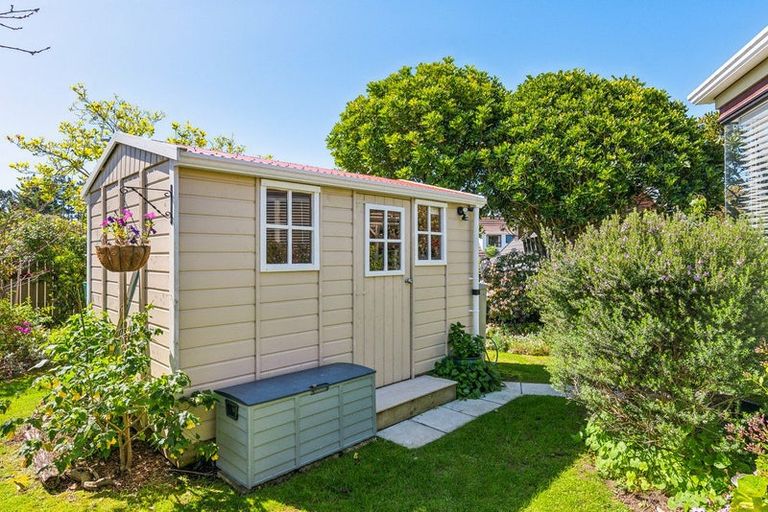 Photo of property in 31 Walton Avenue, Waikanae, 5036