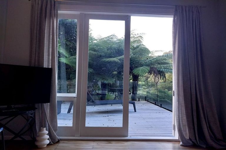 Photo of property in 55 Sylvan Valley Avenue, Titirangi, Auckland, 0604