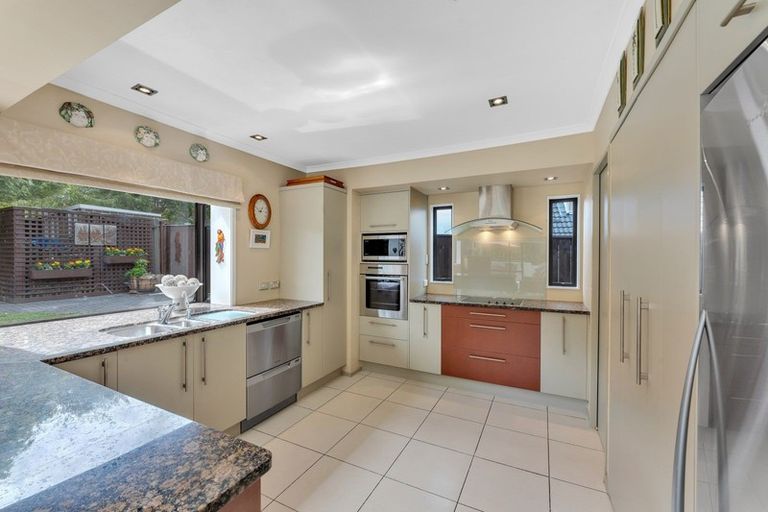 Photo of property in 24 Olena Avenue, Sunnyhills, Auckland, 2010