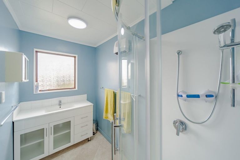 Photo of property in 5 Waverley Street, Waipawa, 4210