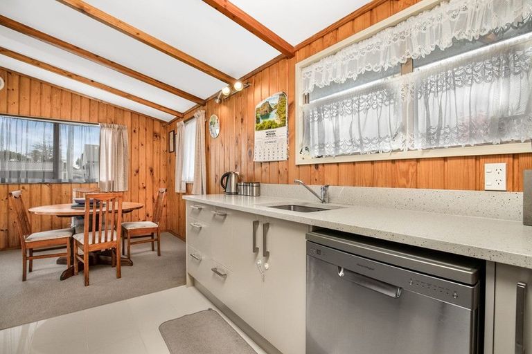 Photo of property in 67b Manuroa Road, Takanini, 2112