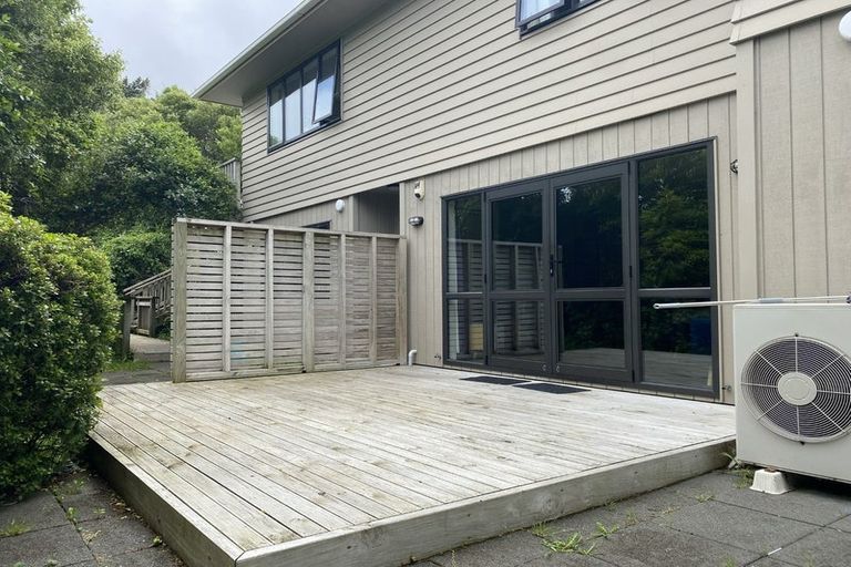 Photo of property in 4 Leadley Lane, Tawa, Wellington, 5028