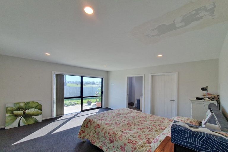 Photo of property in 33 Waimakariri Drive, Te Awa, Napier, 4110