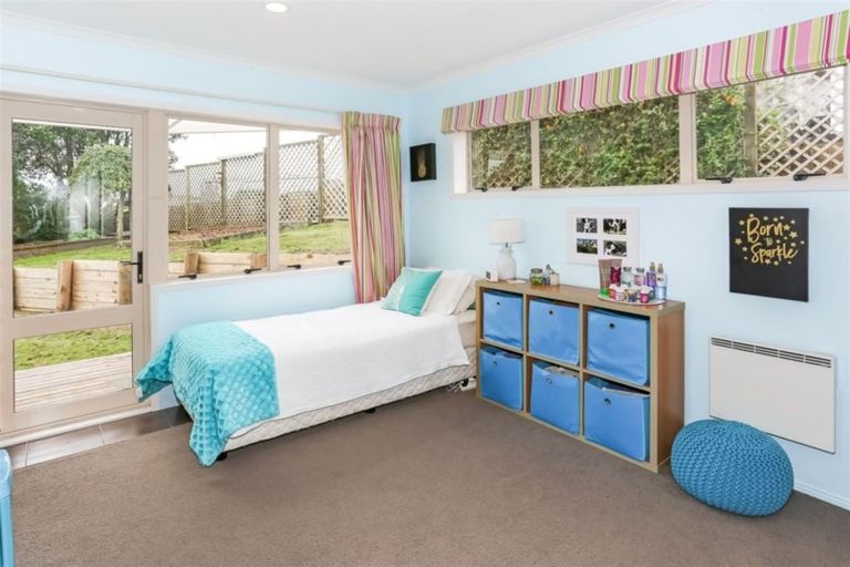 Photo of property in 6a Jayar Heights, Bombay, 2675