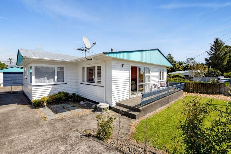 Photo of property in 5 Ranfurly Street, Frankleigh Park, New Plymouth, 4310