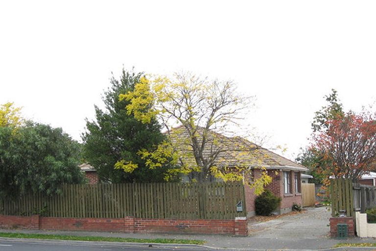 Photo of property in 32 Curletts Road, Sockburn, Christchurch, 8042