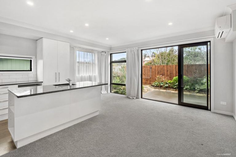 Photo of property in 10/25 Thackeray Street, Hamilton Lake, Hamilton, 3204