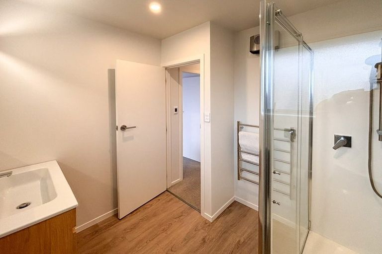 Photo of property in 4/27 Oxley Avenue, St Albans, Christchurch, 8014