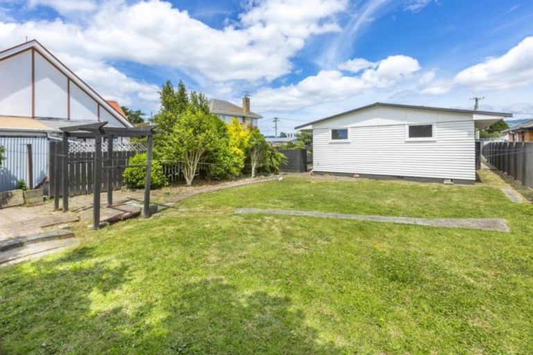 Photo of property in 30a Exchange Street, Ebdentown, Upper Hutt, 5018