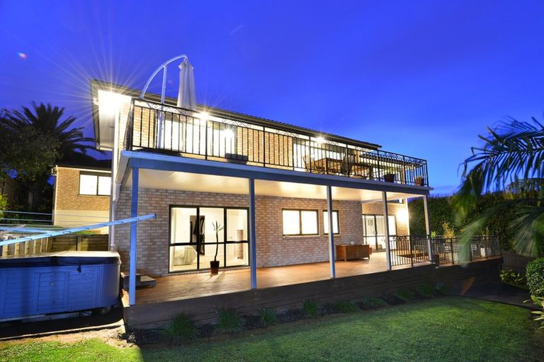 Photo of property in 3 Matisse Drive, West Harbour, Auckland, 0618