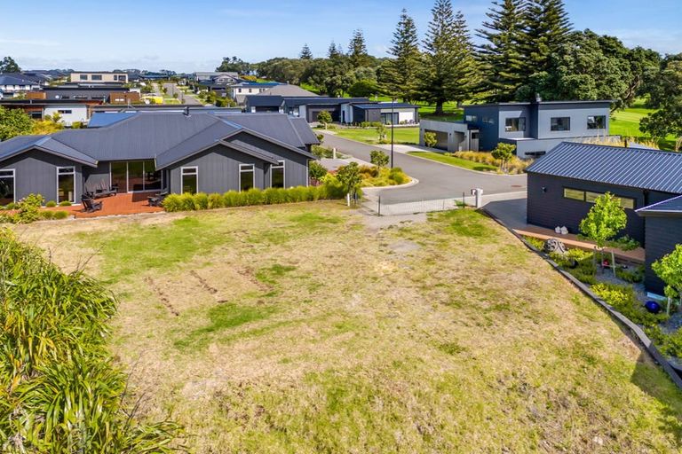 Photo of property in 10 Kakariki Lane, Waiwhakaiho, New Plymouth, 4312