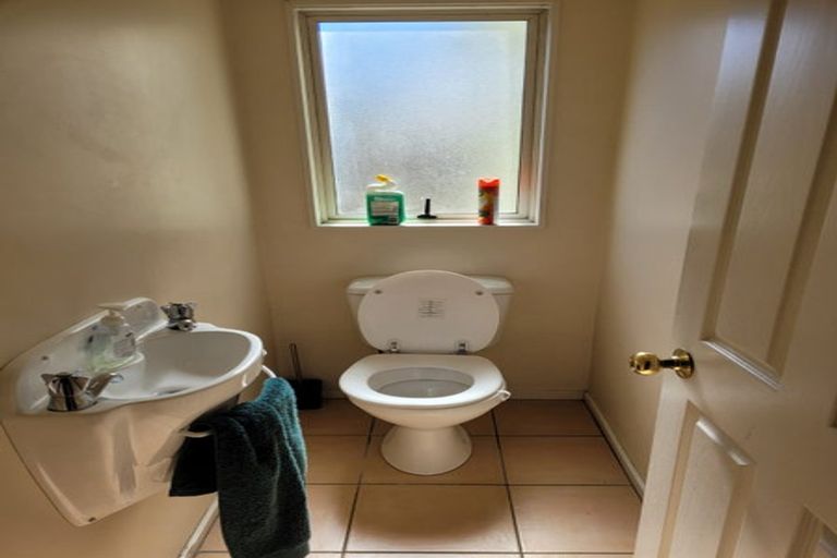 Photo of property in 13 Swanson Oaks, Swanson, Auckland, 0612