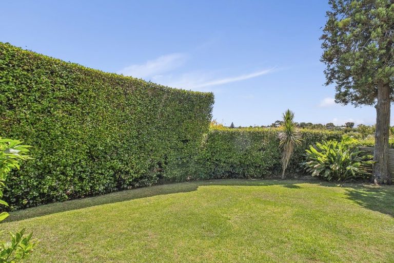 Photo of property in 2/208 Rangatira Road, Beach Haven, Auckland, 0626