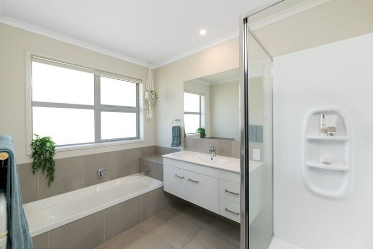 Photo of property in 31 Blanche Road, Papamoa Beach, Papamoa, 3118