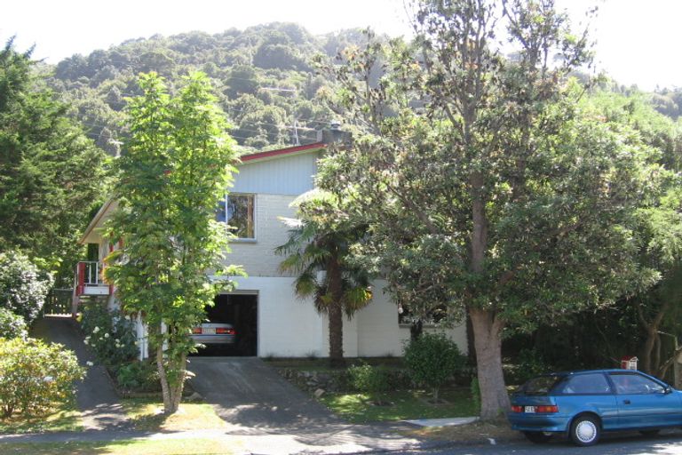 Photo of property in 19 Hartford Crescent, Totara Park, Upper Hutt, 5018
