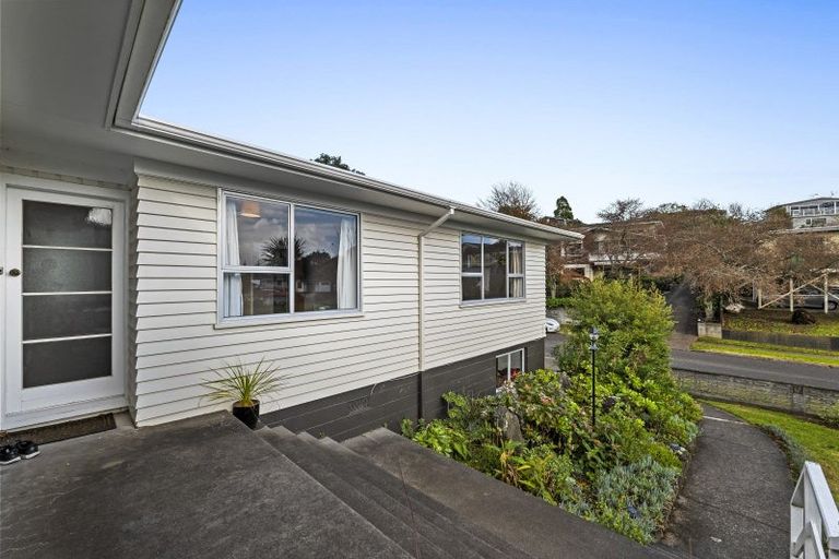 Photo of property in 21 Ambury Place, Merrilands, New Plymouth, 4312