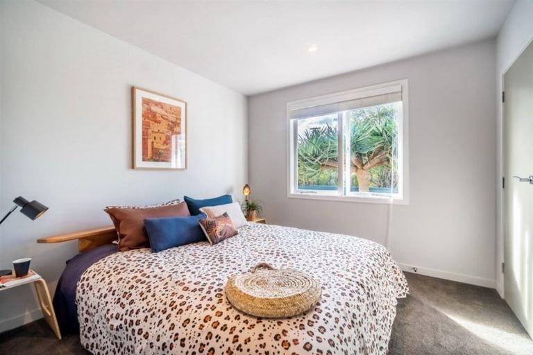 Photo of property in 1/15 Colonial Road, Chatswood, Auckland, 0626