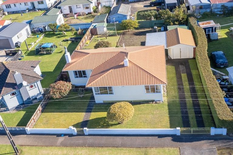 Photo of property in 83 Browne Street, Waitara, 4320