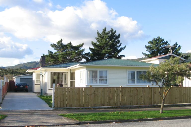 Photo of property in 18 Wetherby Grove, Wainuiomata, Lower Hutt, 5014