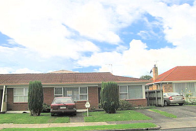 Photo of property in 2/37 Buckingham Crescent, Manukau, Auckland, 2025