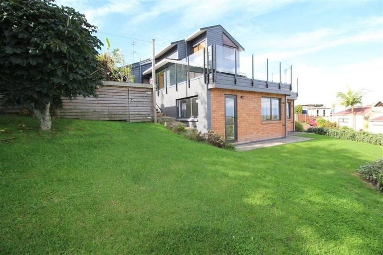 Photo of property in 7 Constable Lane, West Harbour, Auckland, 0618