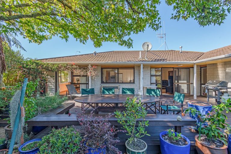 Photo of property in 43 Long Melford Road, Awapuni, Palmerston North, 4412