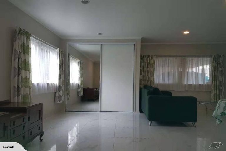 Photo of property in 40 Spence Road, Henderson, Auckland, 0612