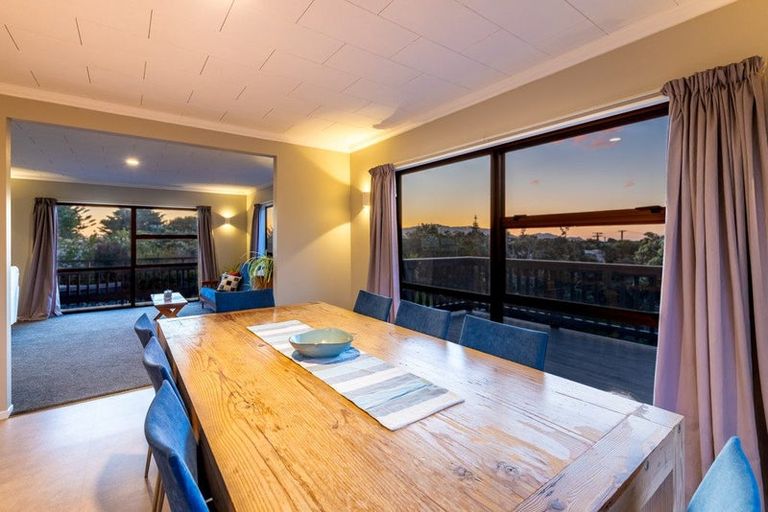 Photo of property in 3 Atua Street, Waikanae Beach, Waikanae, 5036